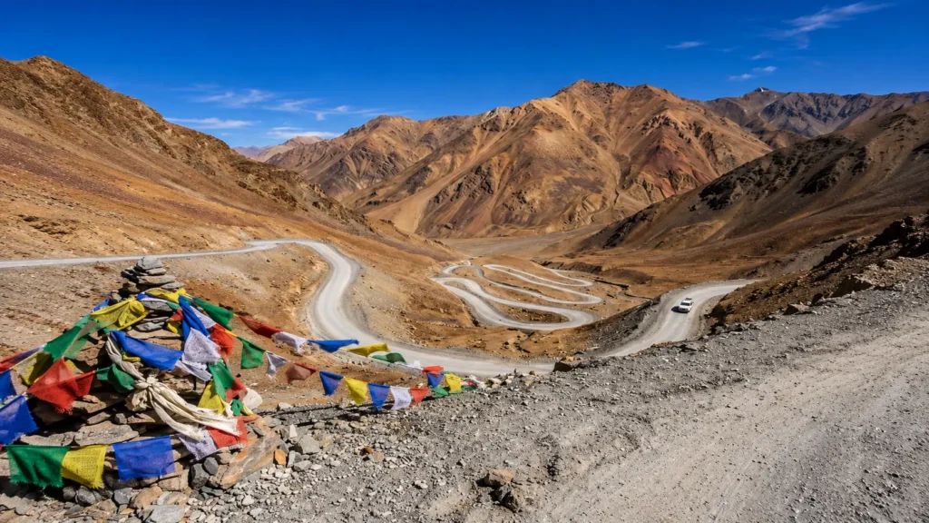 Famous Gata Loops road on the Ladakh Road Trip Guide route